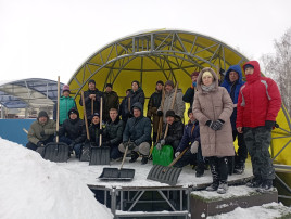 Выросла горка в детском саду Выросла горка в детском саду.